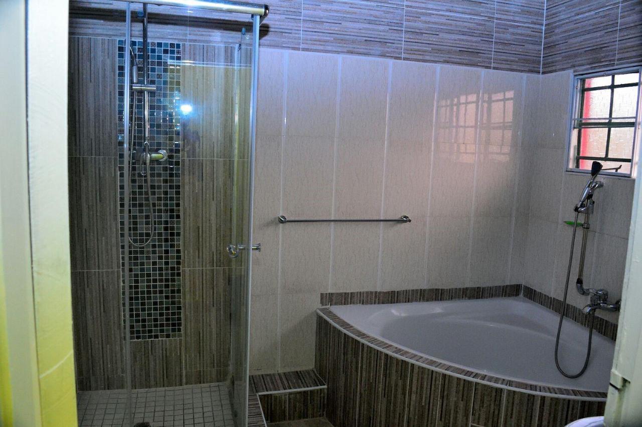 Mathlyn Guesthouse Gaborone Buitenkant foto