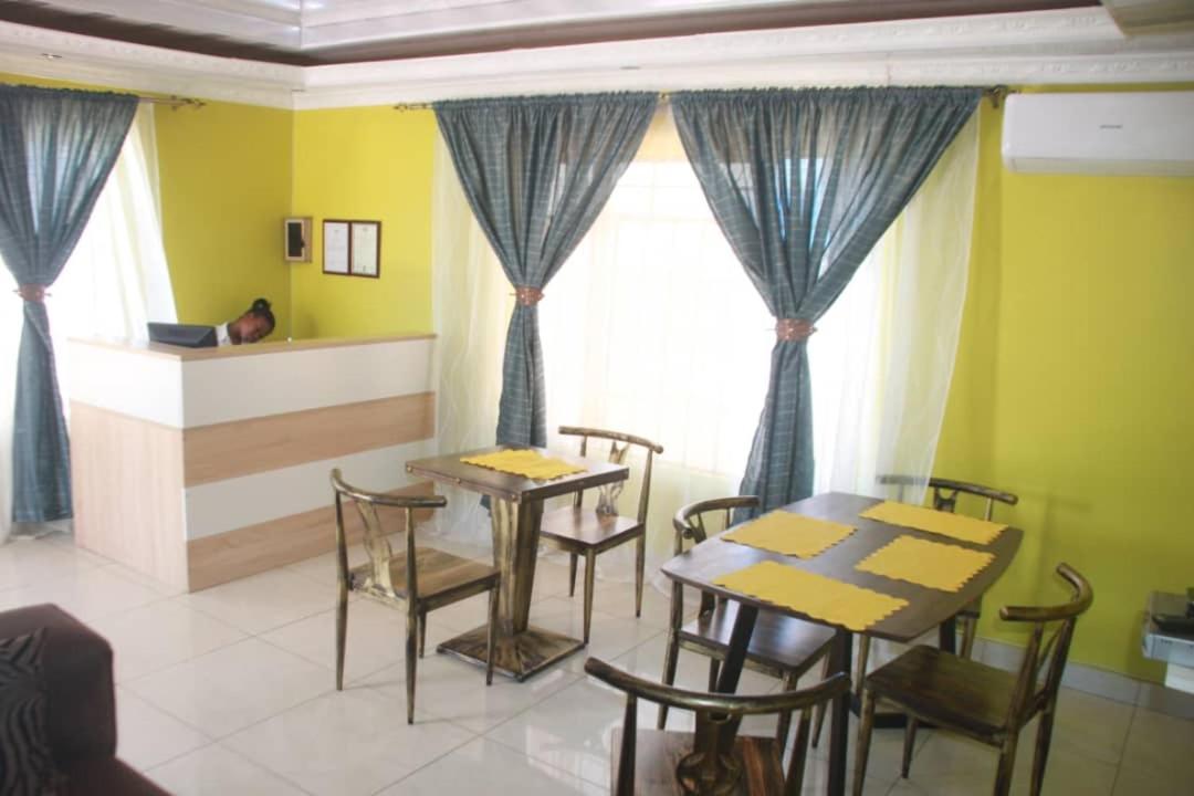 Mathlyn Guesthouse Gaborone Buitenkant foto