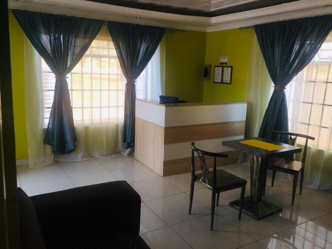 Mathlyn Guesthouse Gaborone Buitenkant foto