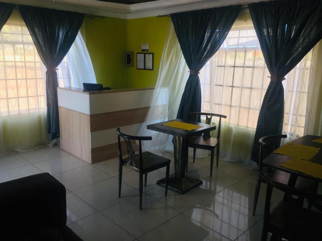 Mathlyn Guesthouse Gaborone Buitenkant foto