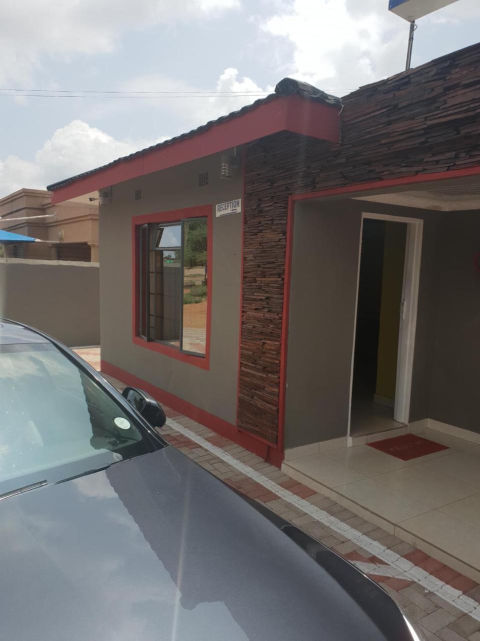 Mathlyn Guesthouse Gaborone Buitenkant foto
