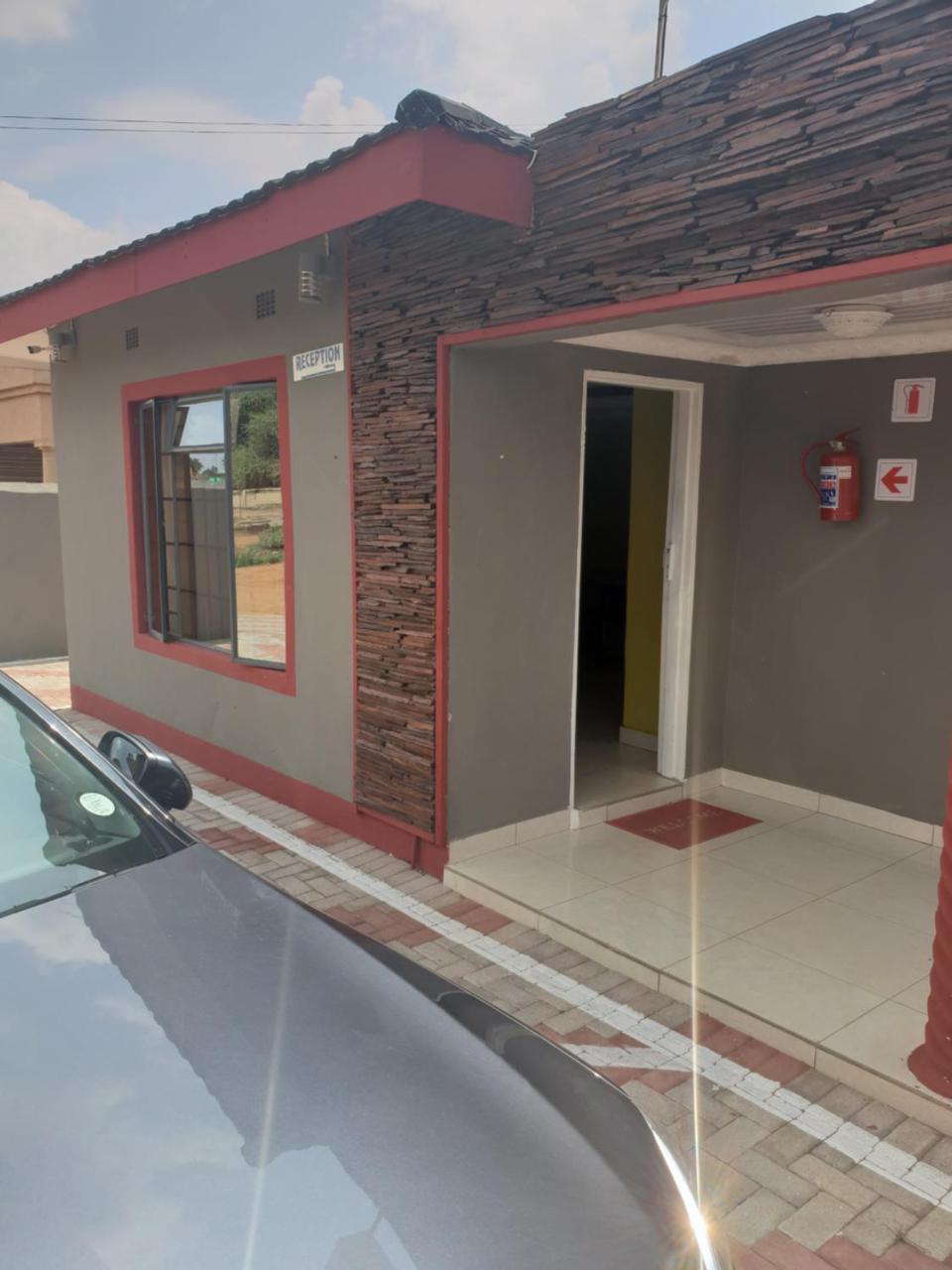 Mathlyn Guesthouse Gaborone Buitenkant foto