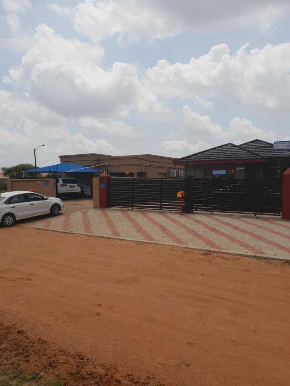 Mathlyn Guesthouse Gaborone Buitenkant foto